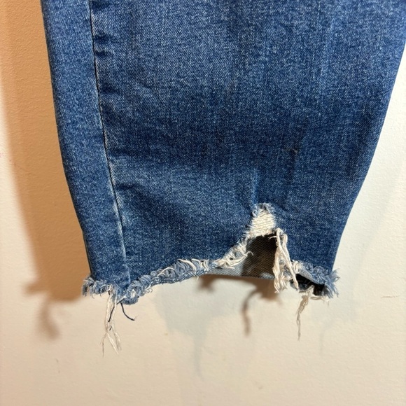 LEVI’S Sz 24W Wedgie  Skinny Chewed Hem Button Fly Mid-Washer High Rise Jeans - Picture 4 of 12